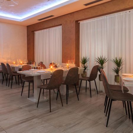 Hotel Maksim Herceg Novi Eksteriør billede