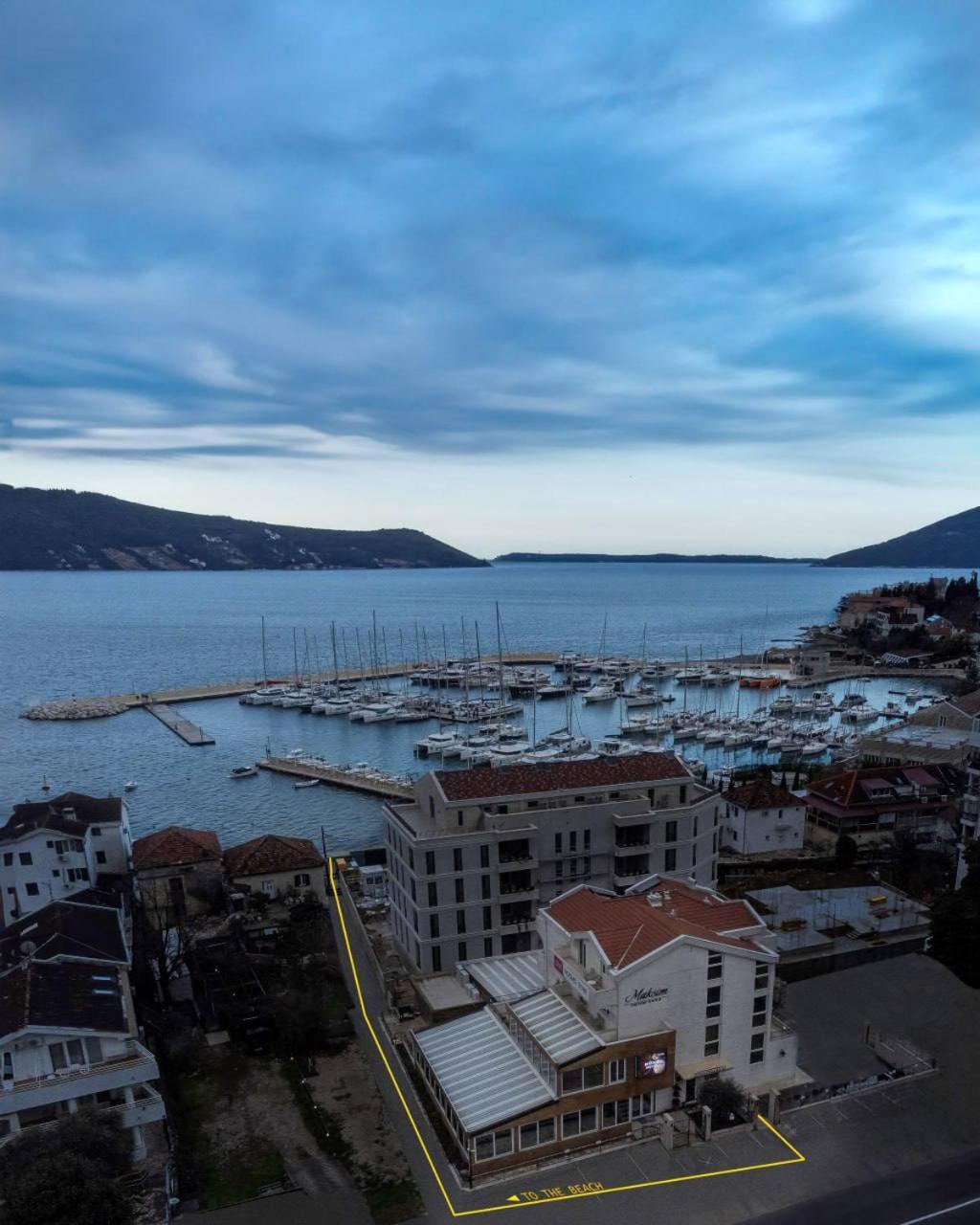 Hotel Maksim Herceg Novi Eksteriør billede