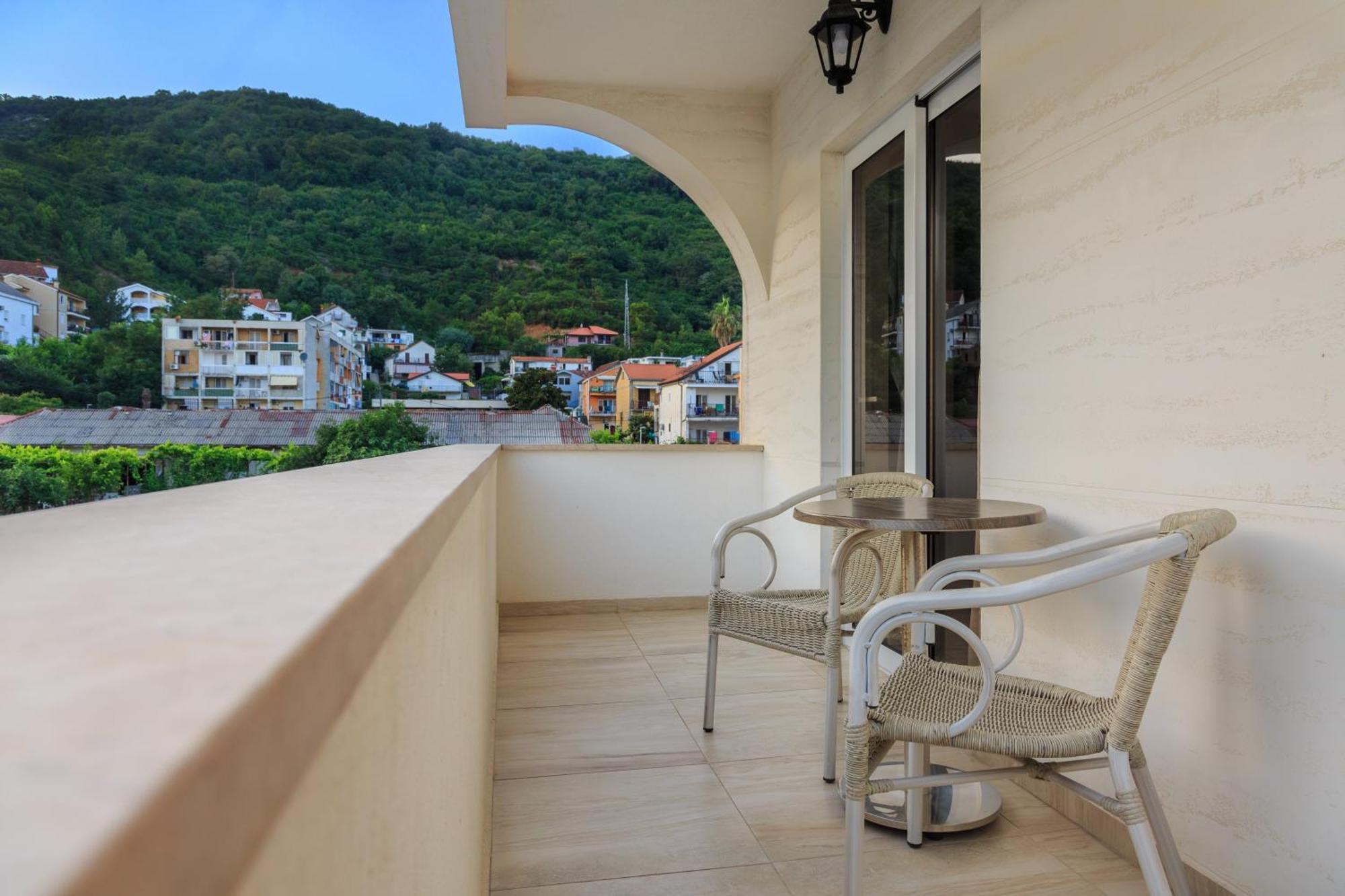 Hotel Maksim Herceg Novi Eksteriør billede