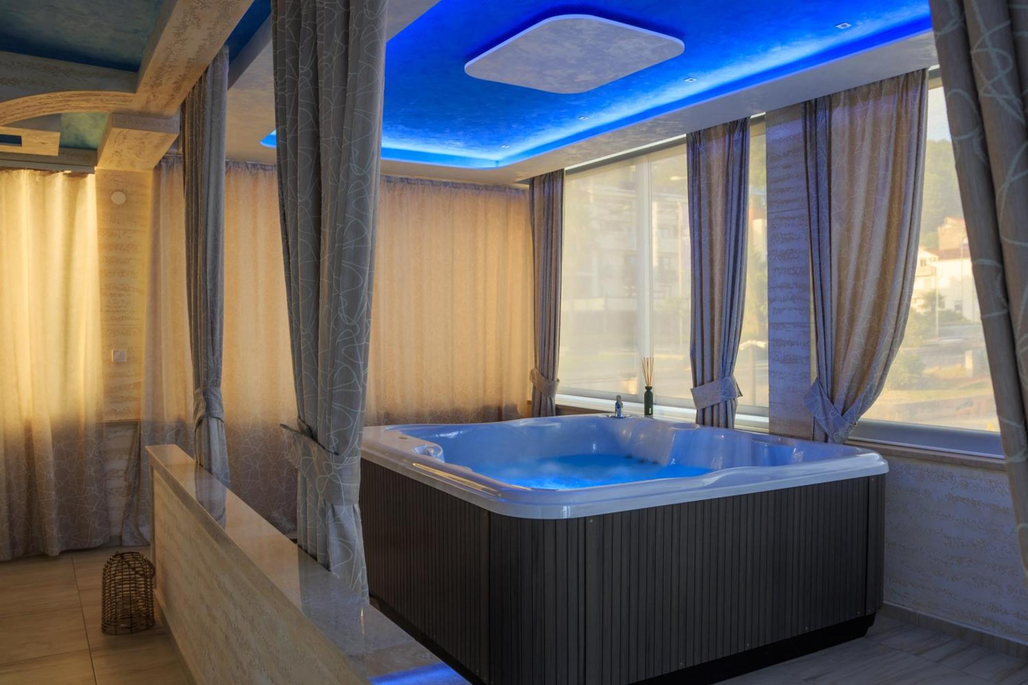 Hotel Maksim Herceg Novi Eksteriør billede