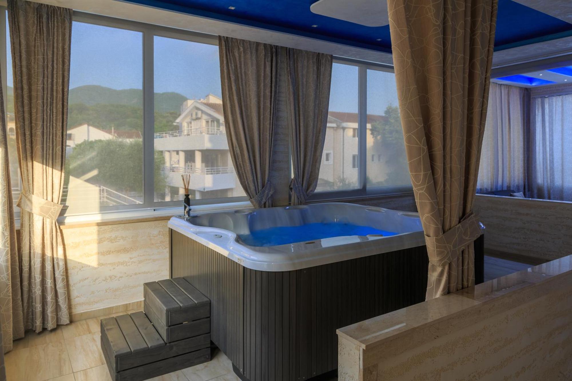 Hotel Maksim Herceg Novi Eksteriør billede